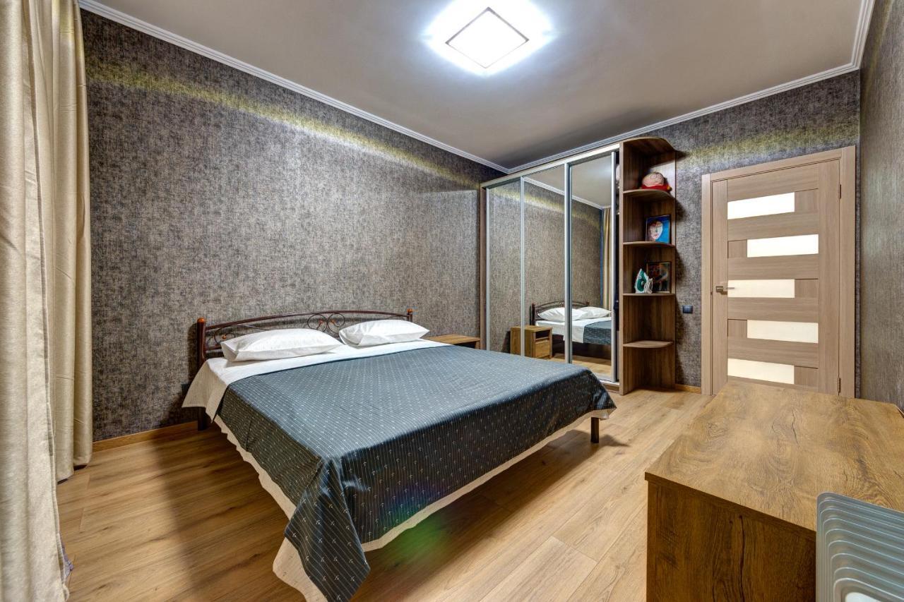 Apartments Near Ukraina Shopping Mall Kyiv Exterior photo